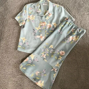 (47) Alfred dunner button up top and skirt